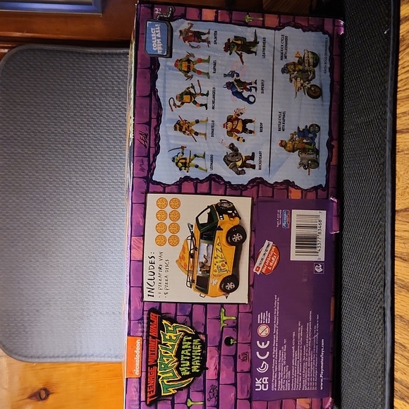 Teenage Mutant Ninja Turtles Mutant Mayhem Pizza Fire Van - Picture 2 of 2
